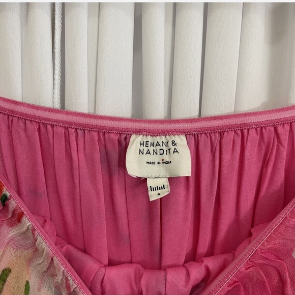 ⭐️Hemant + Nandita Romper in Carnation Pink in Small ⭐️ - Picture 6 of 7